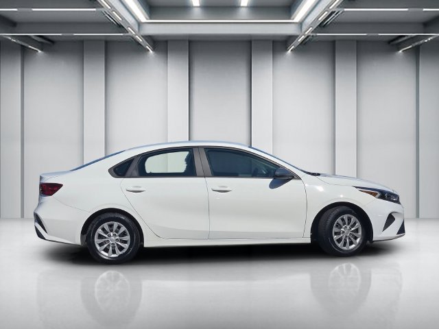 Used 2023 Kia Forte LX FWD image 3