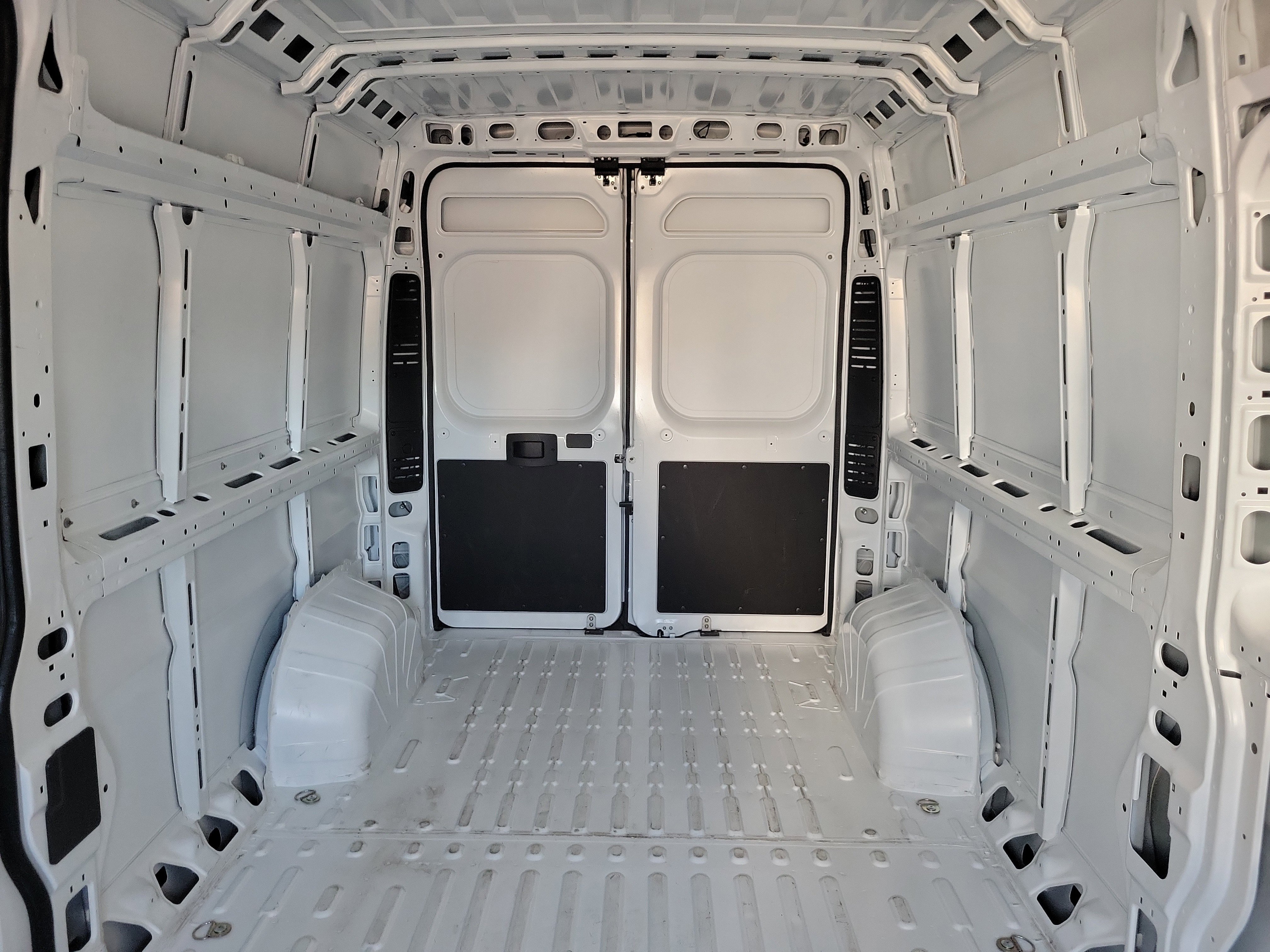 Used 2026 RAM ProMaster 2500 w/ Convenience Group FWD image 11