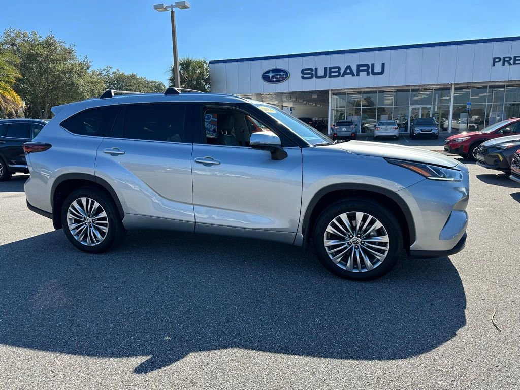 Used 2024 Toyota Highlander FWD
