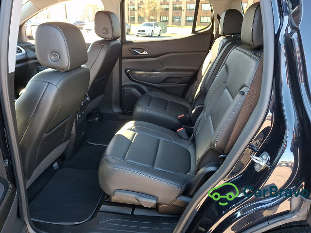 Certified 2021 GMC Acadia SLT w/ Technology Package AWD/4WD image 10