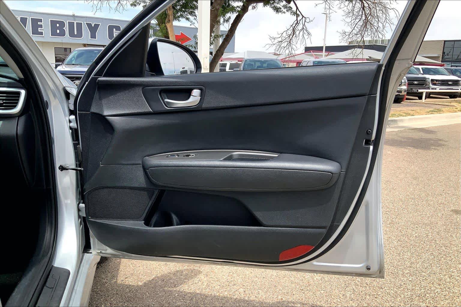 Used 2020 Kia Optima LX FWD image 23