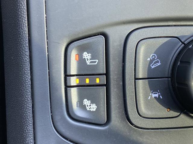 Used 2022 GMC Terrain SLE w/ Driver Convenience Package image 13