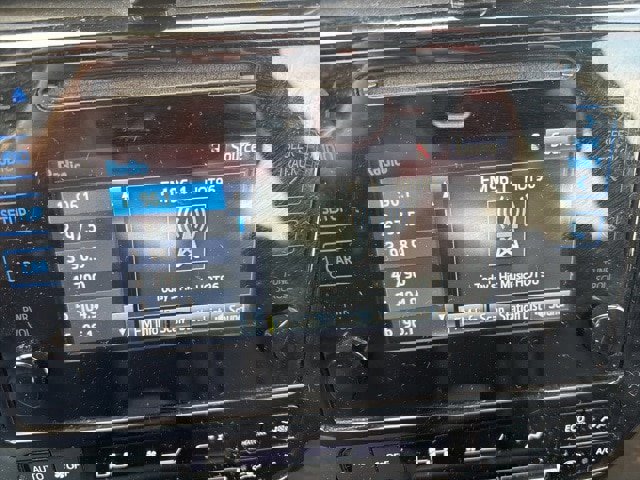 Used 2019 Toyota Prius XLE image 17