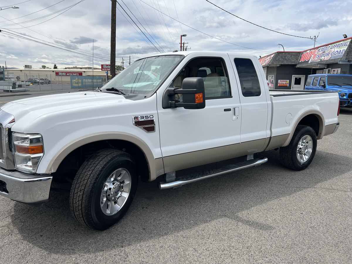 Used 2010 Ford F350 Lariat RWD image 3