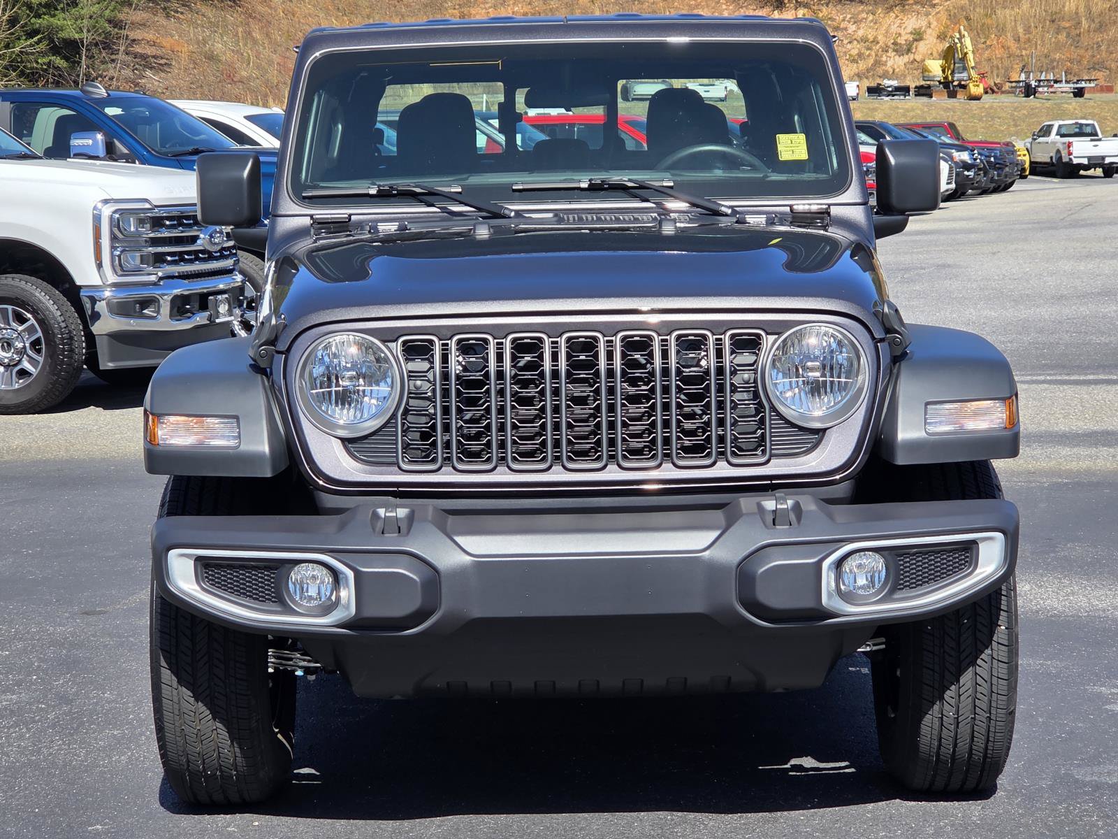 Used 2025 Jeep Gladiator Sport AWD/4WD image 8
