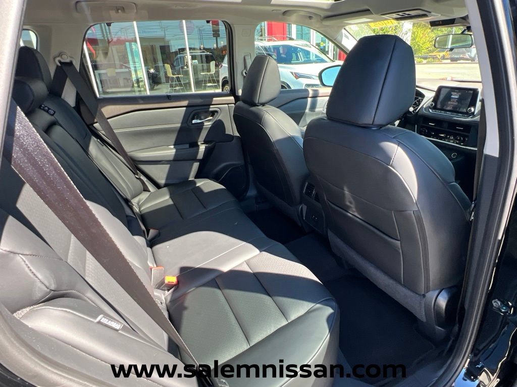 Used 2023 Nissan Rogue SV w/ SV Premium B Package FWD image 22