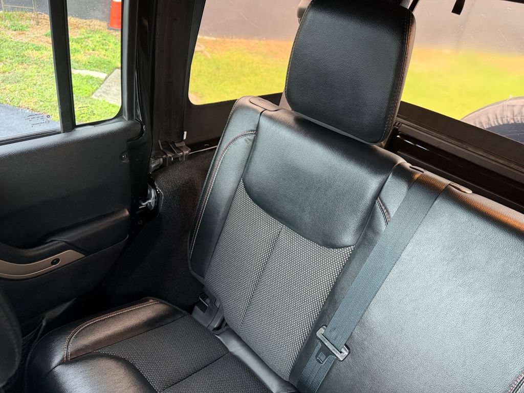 Used 2017 Jeep Wrangler Unlimited Sahara AWD/4WD image 34
