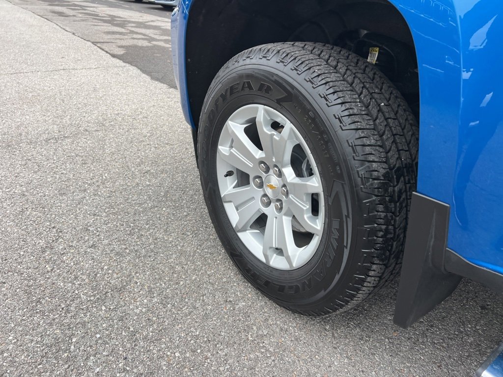 Used 2022 Chevrolet Colorado LT w/ Chrome Appearance Package image 32