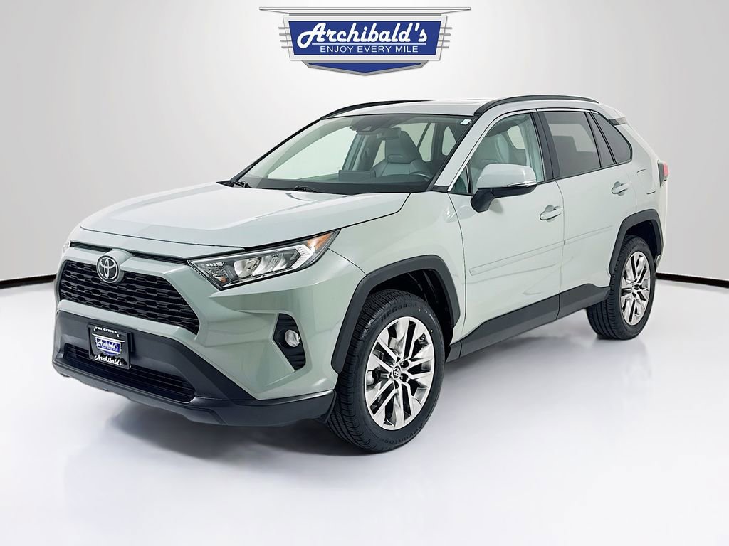 Used 2019 Toyota RAV4 XLE Premium image 3