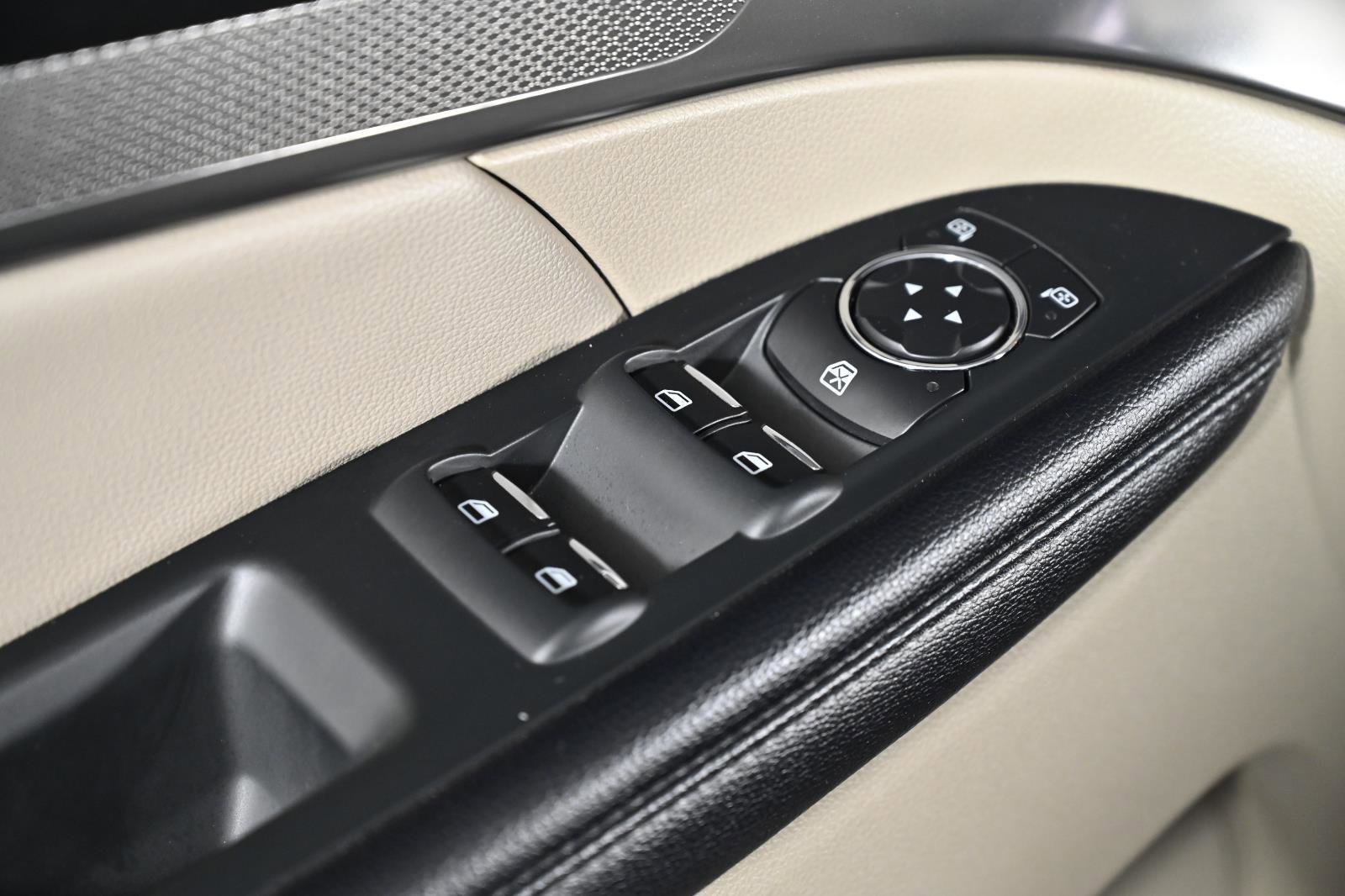 Used 2018 Ford Explorer XLT w/ Equipment Group 202A image 20