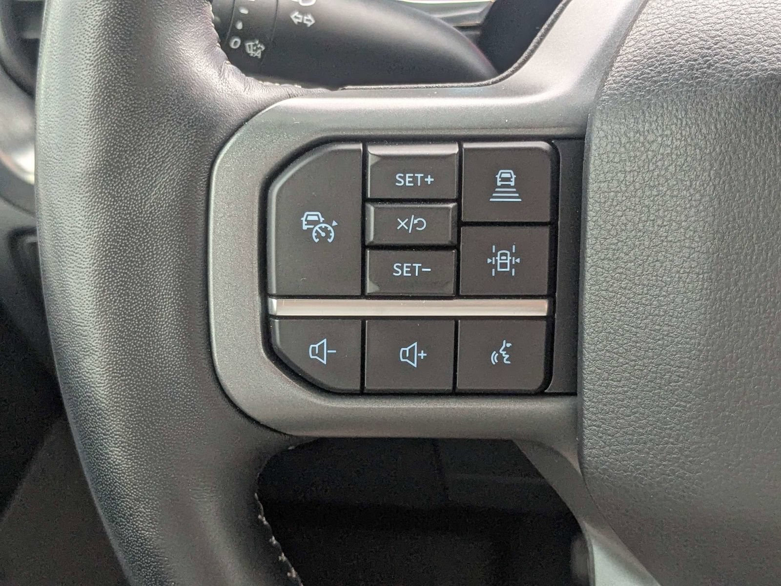 Used 2022 Ford F150 Lariat w/ Equipment Group 502A High AWD/4WD image 28