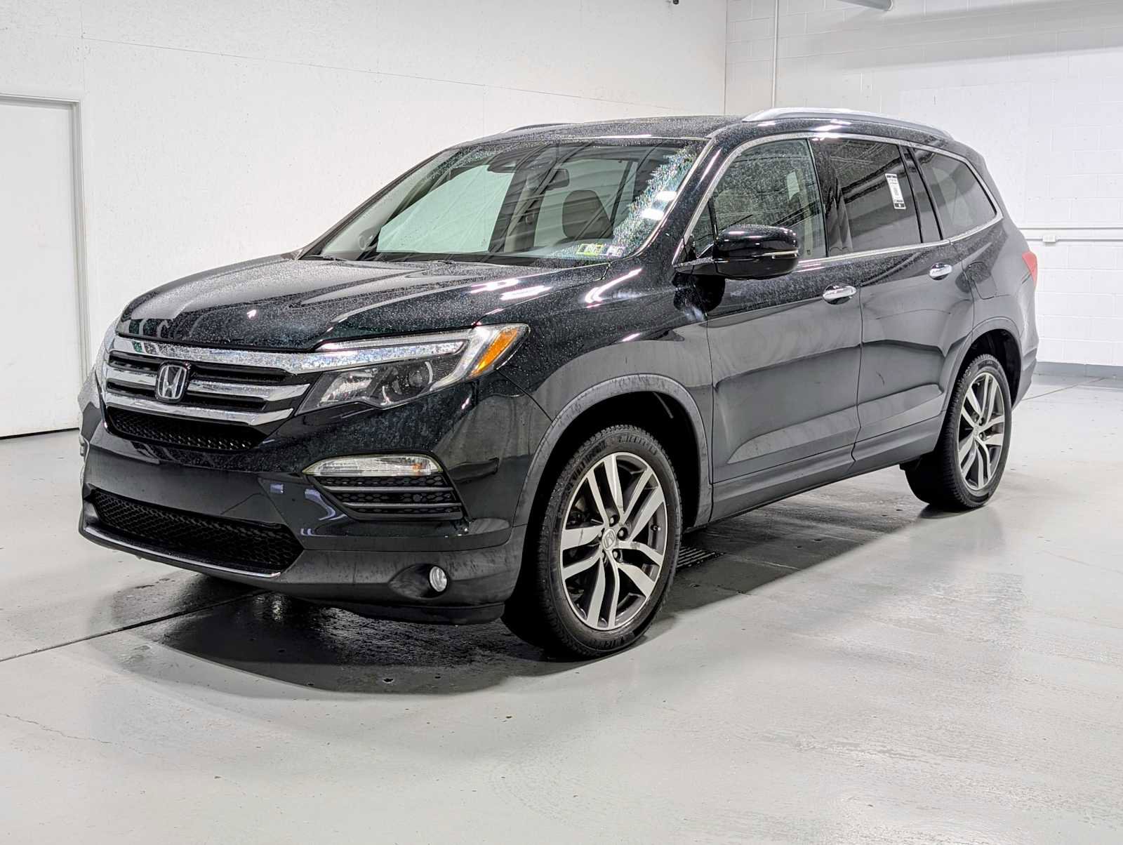 Used 2016 Honda Pilot Touring image 1