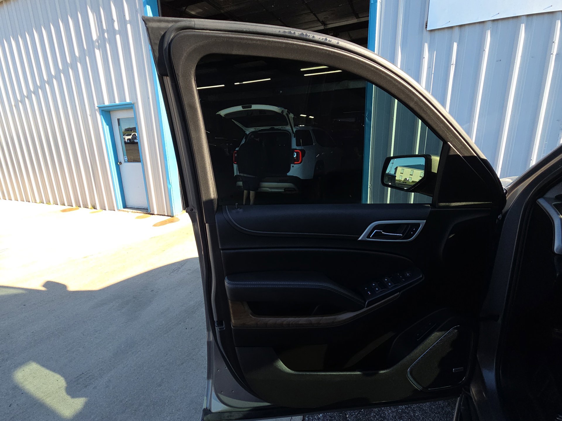 Used 2019 GMC Yukon Denali w/ Open Road Package image 7