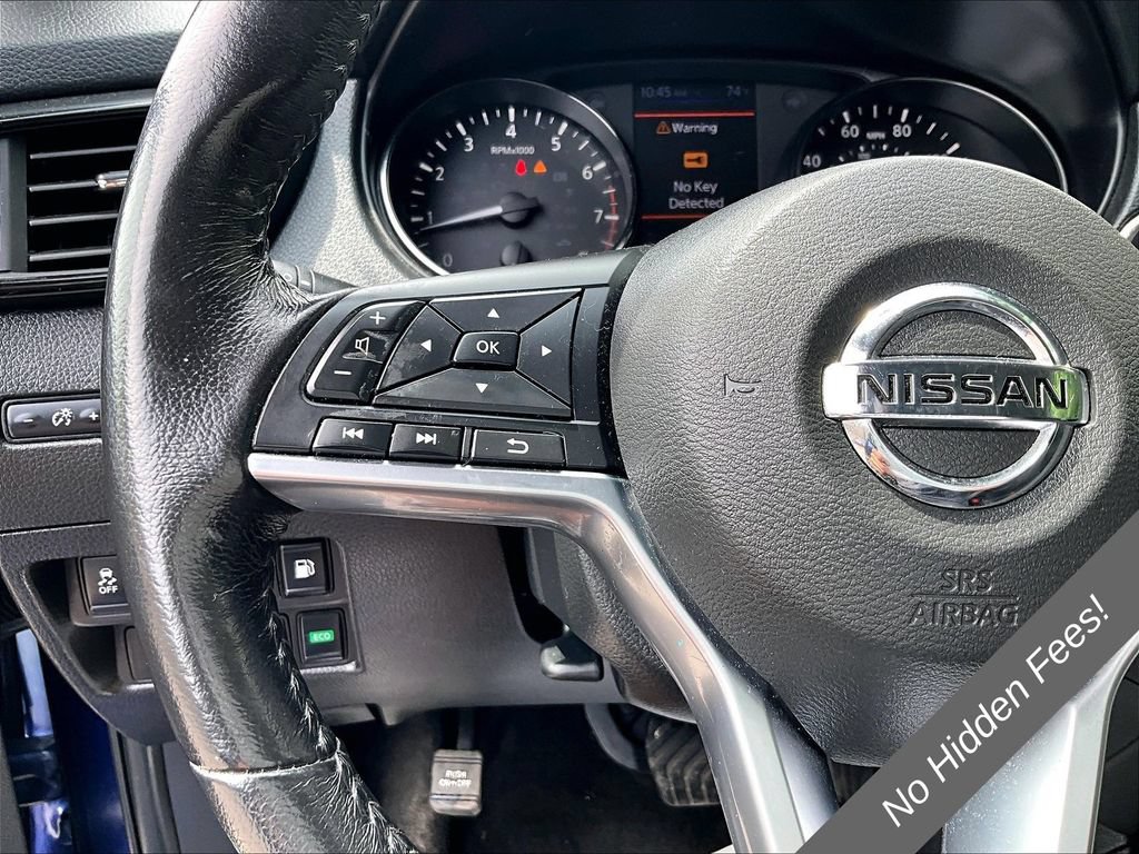 Used 2018 Nissan Rogue SV AWD/4WD image 16