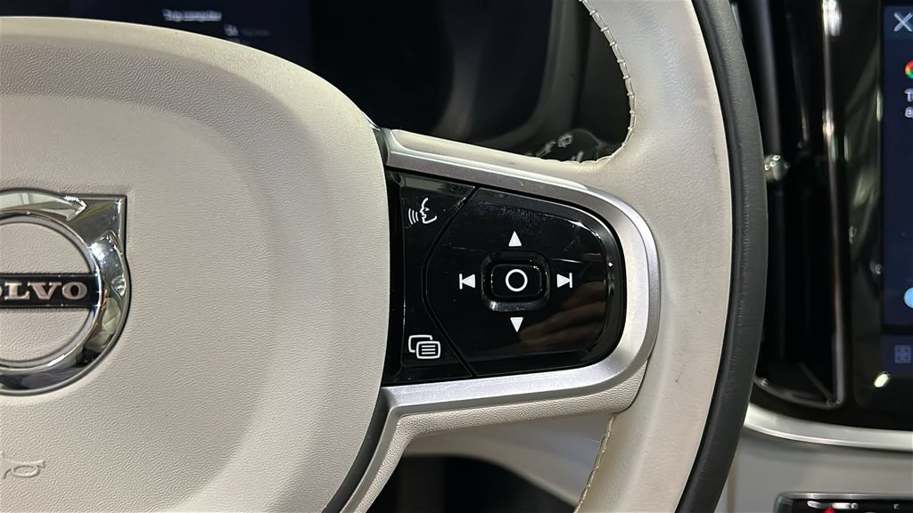 Certified 2025 Volvo V60 B5 Cross Country Plus AWD/4WD image 14