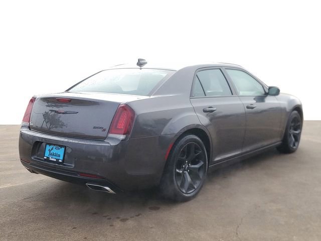 Used 2022 Chrysler 300 S RWD image 4
