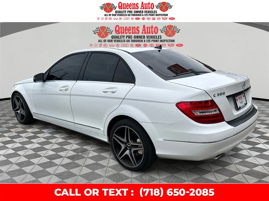 Used 2014 Mercedes-Benz C 300 4MATIC Sedan image 4