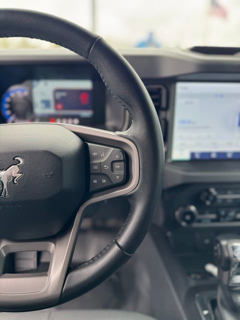 Certified 2024 Ford Bronco Black Diamond image 17