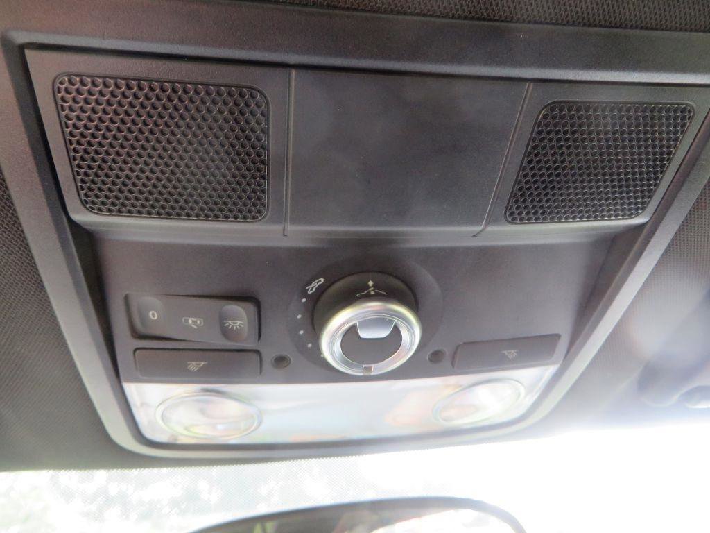 Used 2012 Volkswagen Beetle Turbo FWD image 21