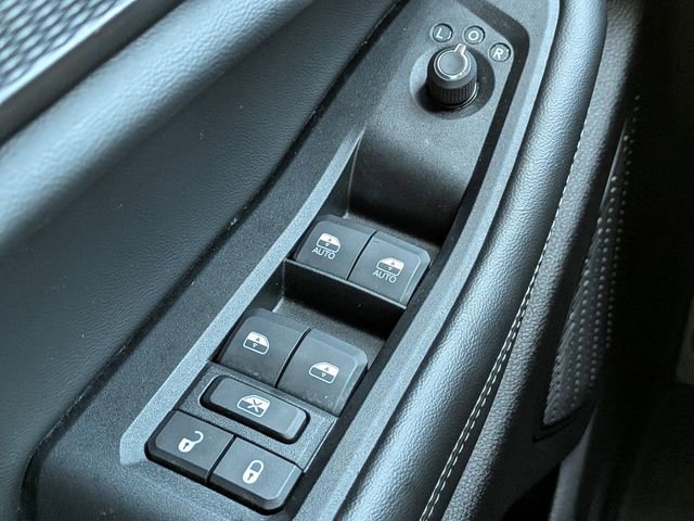 Used 2024 Jeep Grand Cherokee Altitude image 31