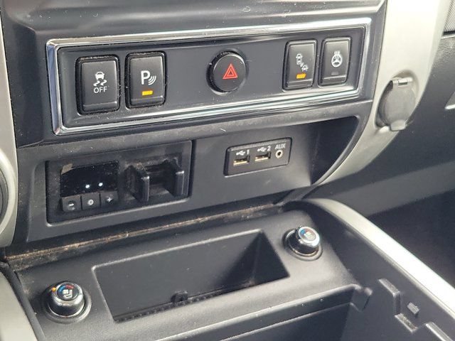 Used 2019 Nissan Titan PRO-4X w/ Pro-4x Convenience Package AWD/4WD image 29