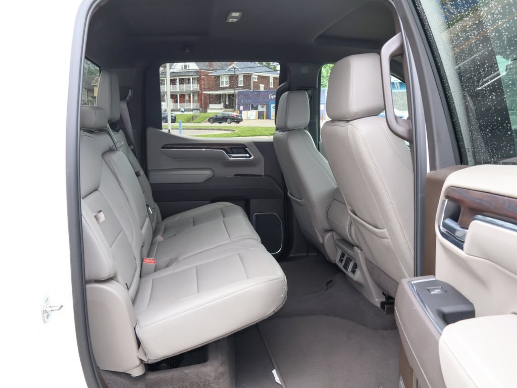 Used 2025 GMC Sierra 1500 SLT AWD/4WD image 28