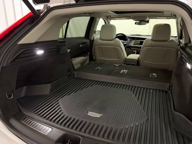 Used 2023 Cadillac XT4 Premium Luxury w/ Technology Package AWD/4WD image 18