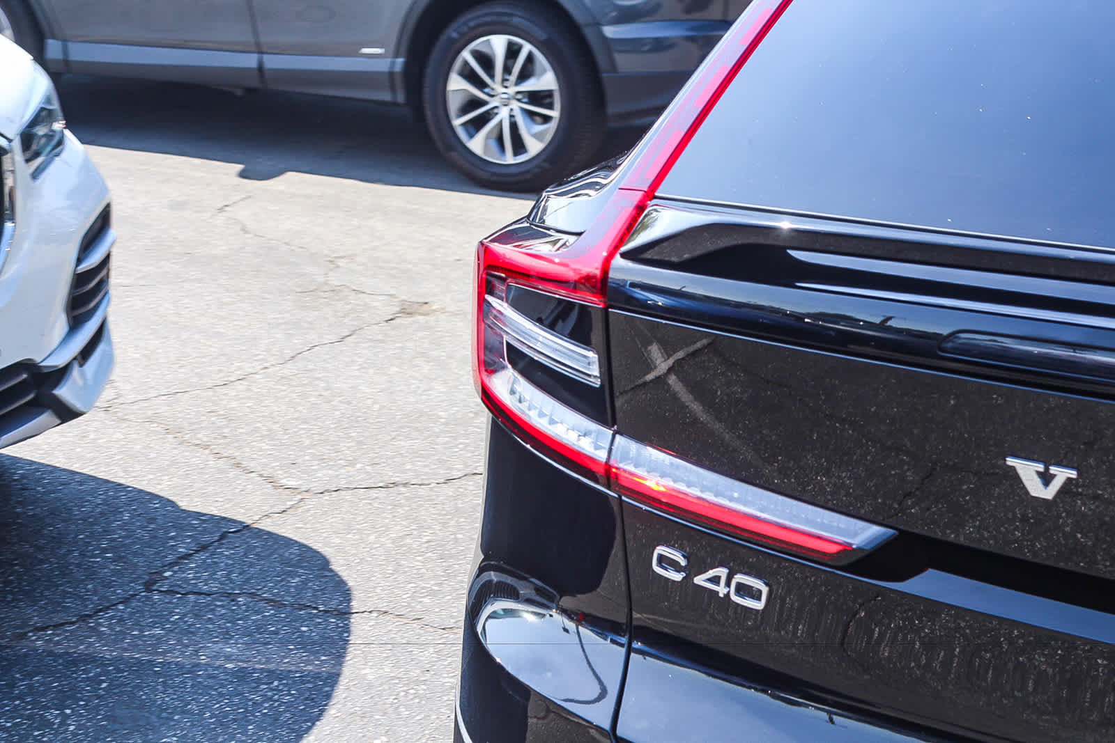 Used 2023 Volvo C40 P8 Recharge Ultimate w/ Protection Package Premier AWD/4WD image 7