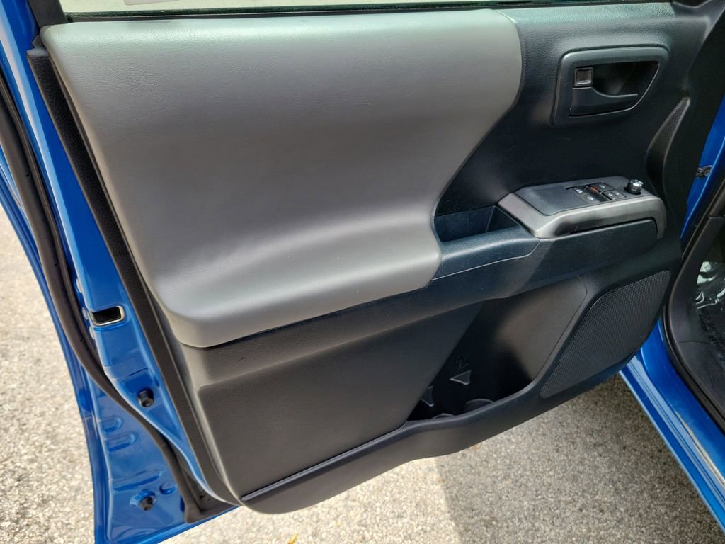 Used 2017 Toyota Tacoma SR5 image 16