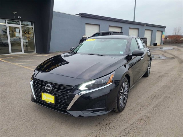 Used 2024 Nissan Altima 2.5 SV