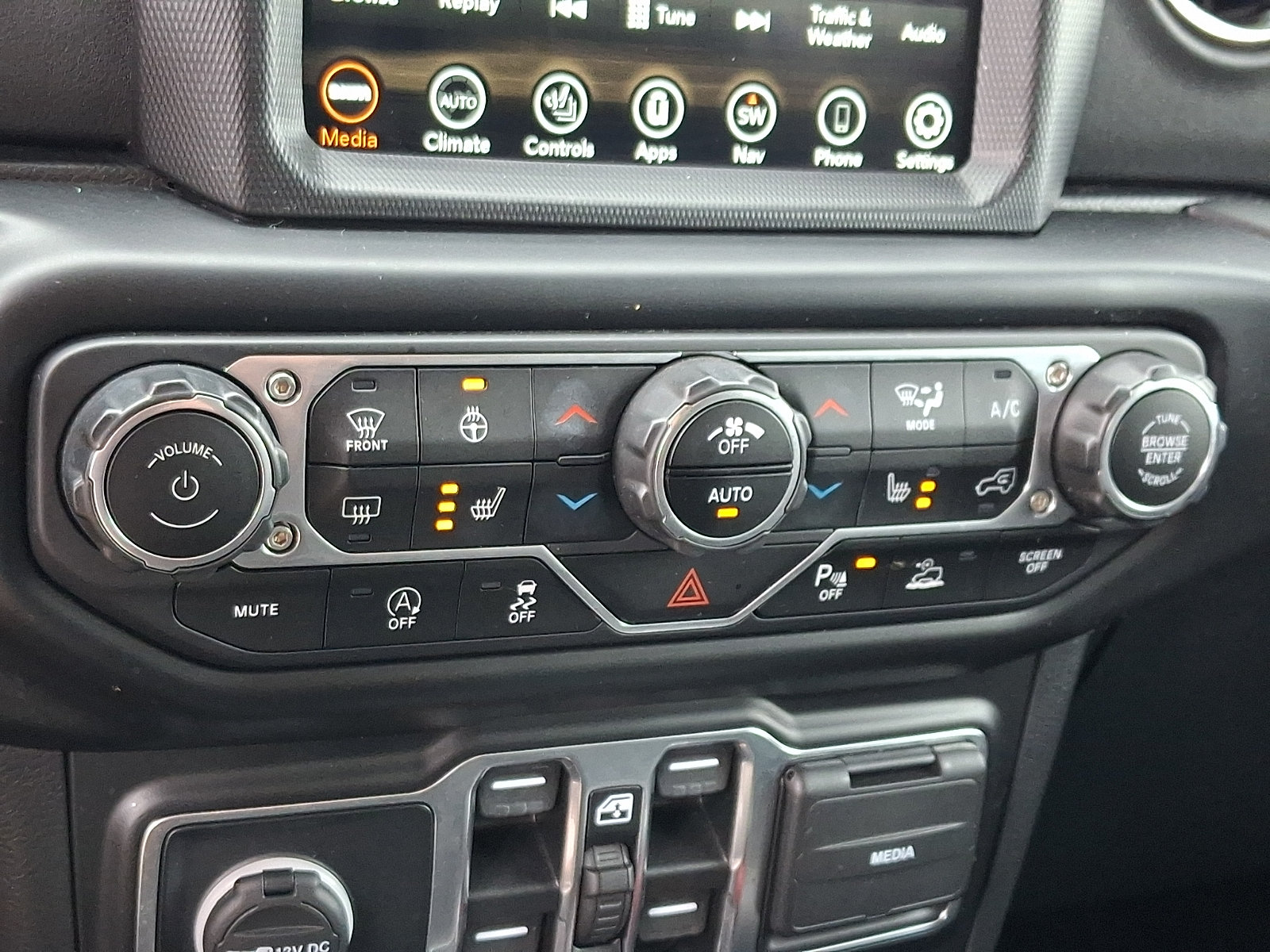 Used 2022 Jeep Gladiator Overland AWD/4WD image 14