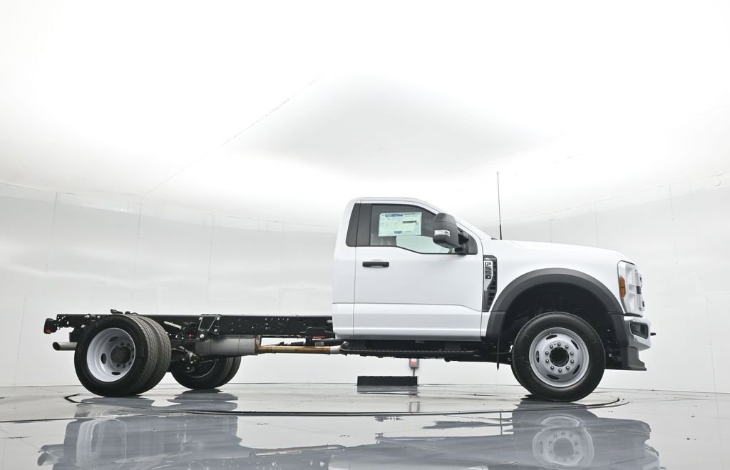 New 2025 Ford F550 XL image 40