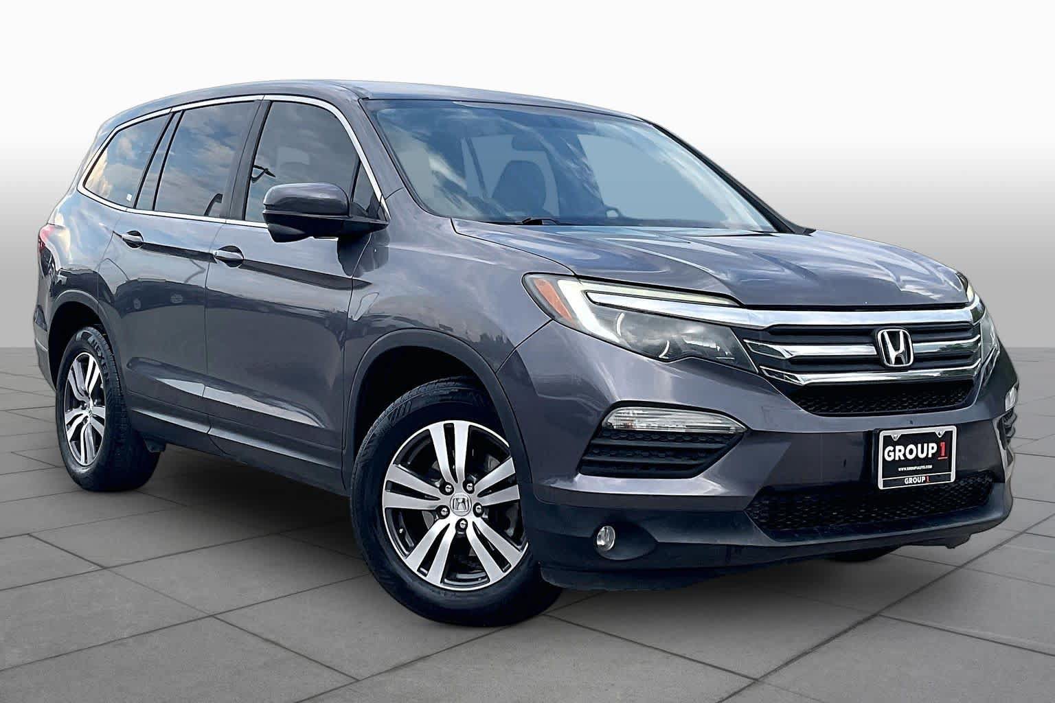 Used 2017 Honda Pilot EX image 3