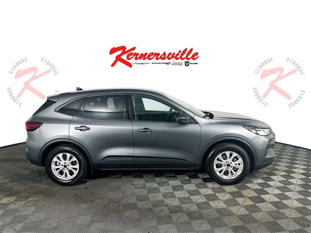 Used 2025 Ford Escape Active image 8