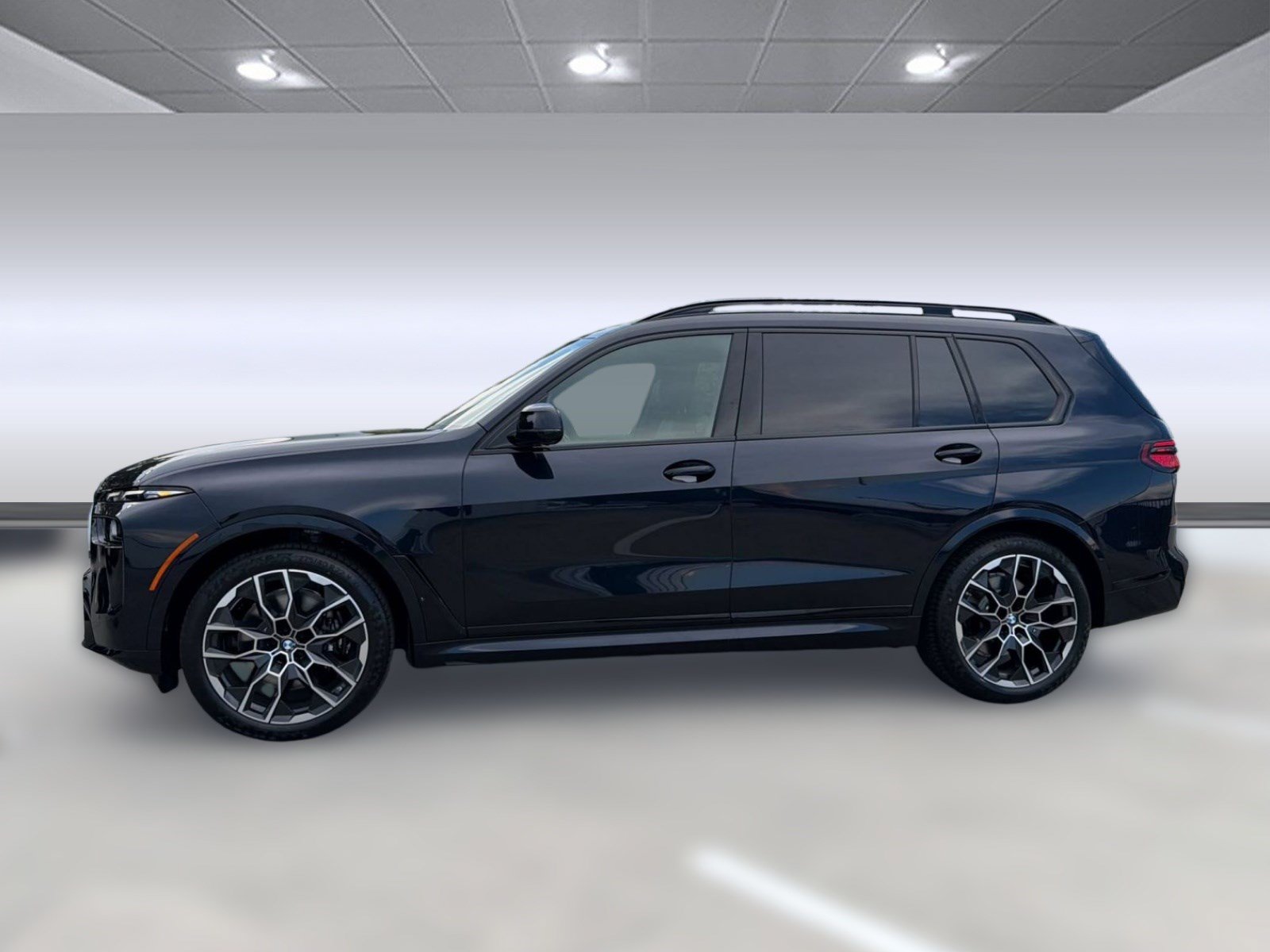 New 2027 BMW X7 xDrive40i w/ M Sport Package AWD/4WD image 2