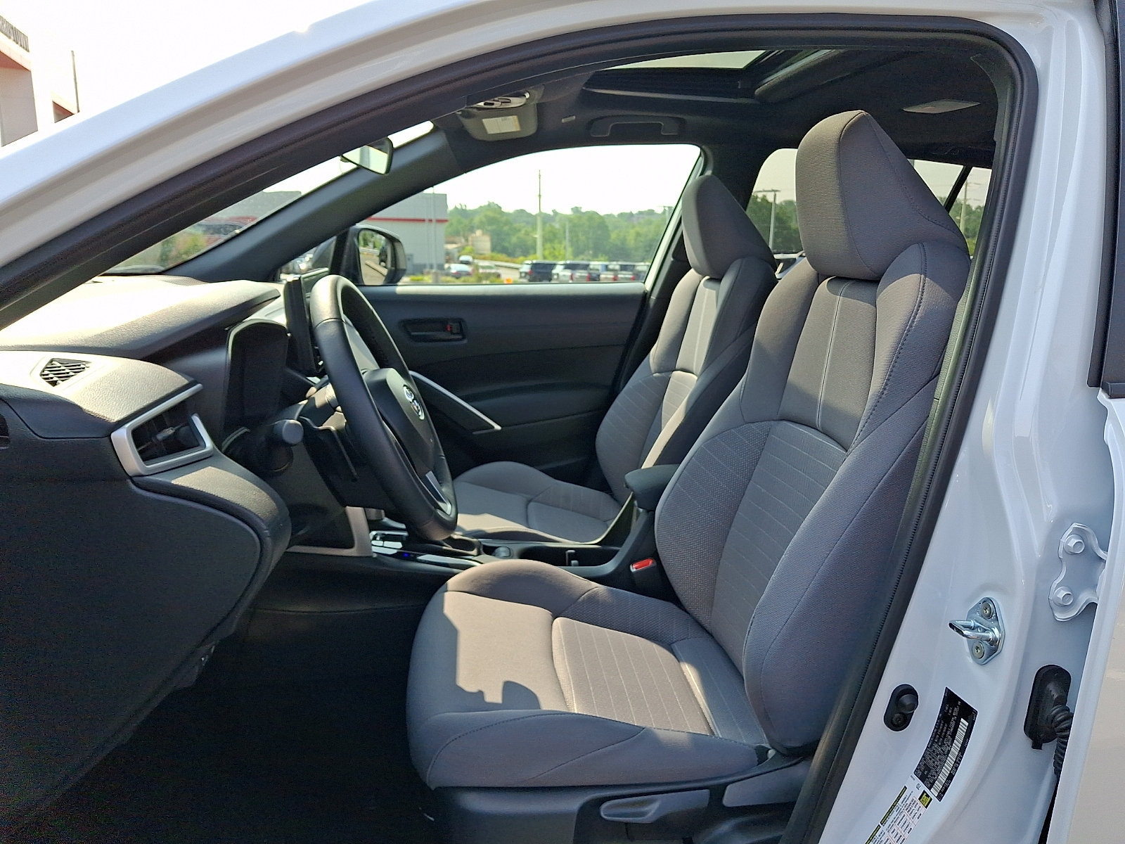 Certified 2025 Toyota Corolla Cross AWD Hybrid w/ Moonroof Package image 14