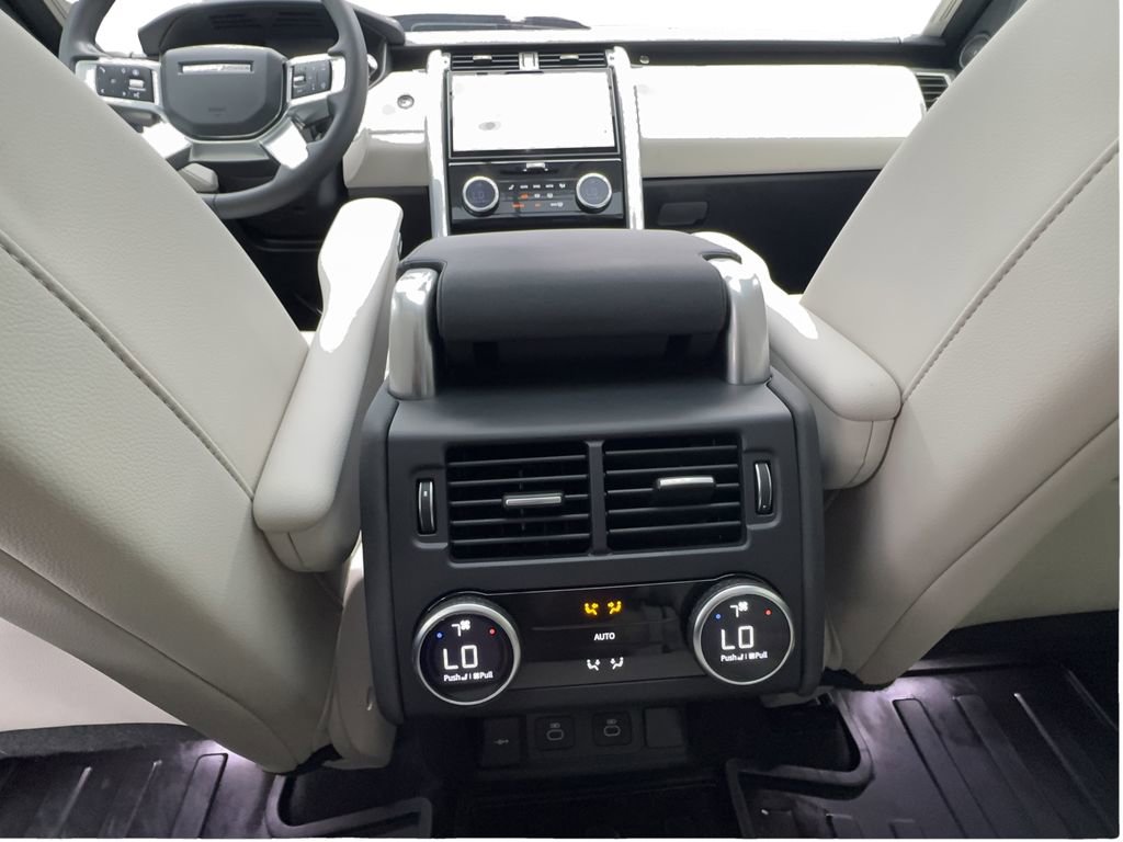 Used 2025 Land Rover Discovery S AWD/4WD image 42