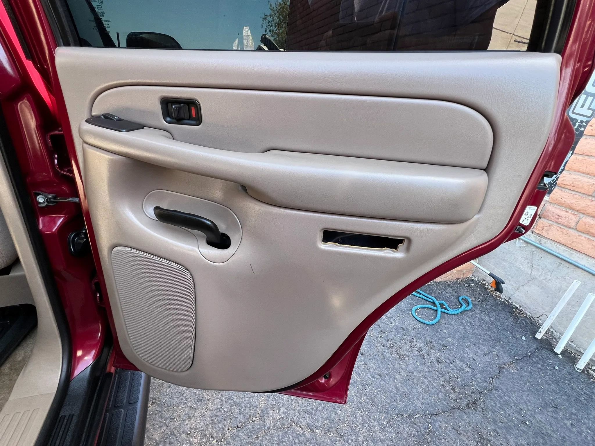 Used 2005 Chevrolet Tahoe LS RWD image 21