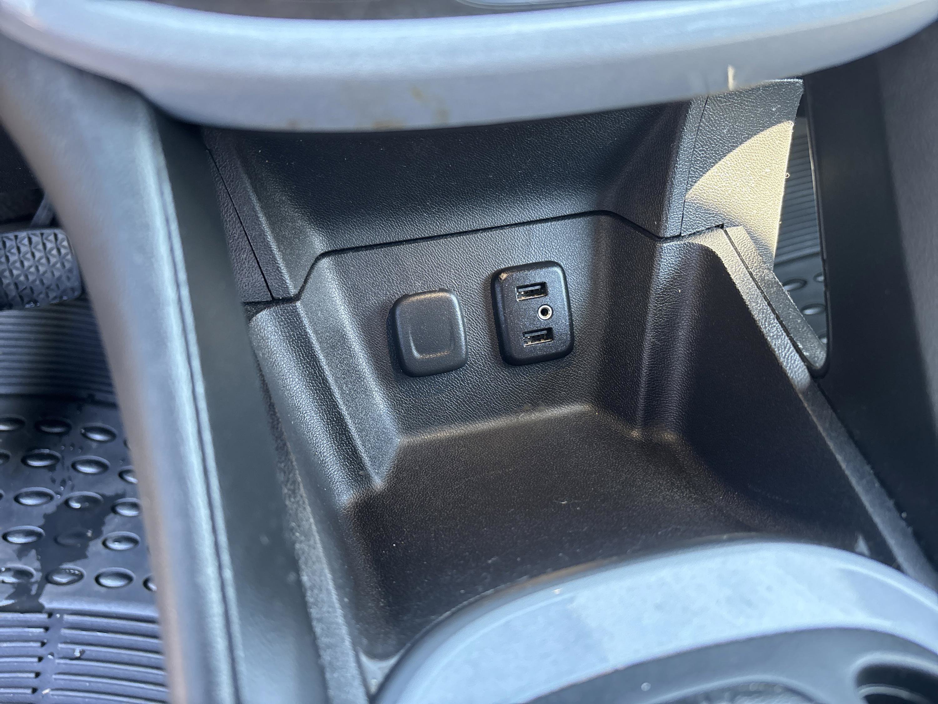 Used 2016 Chevrolet Volt LT w/ Comfort Package FWD image 16