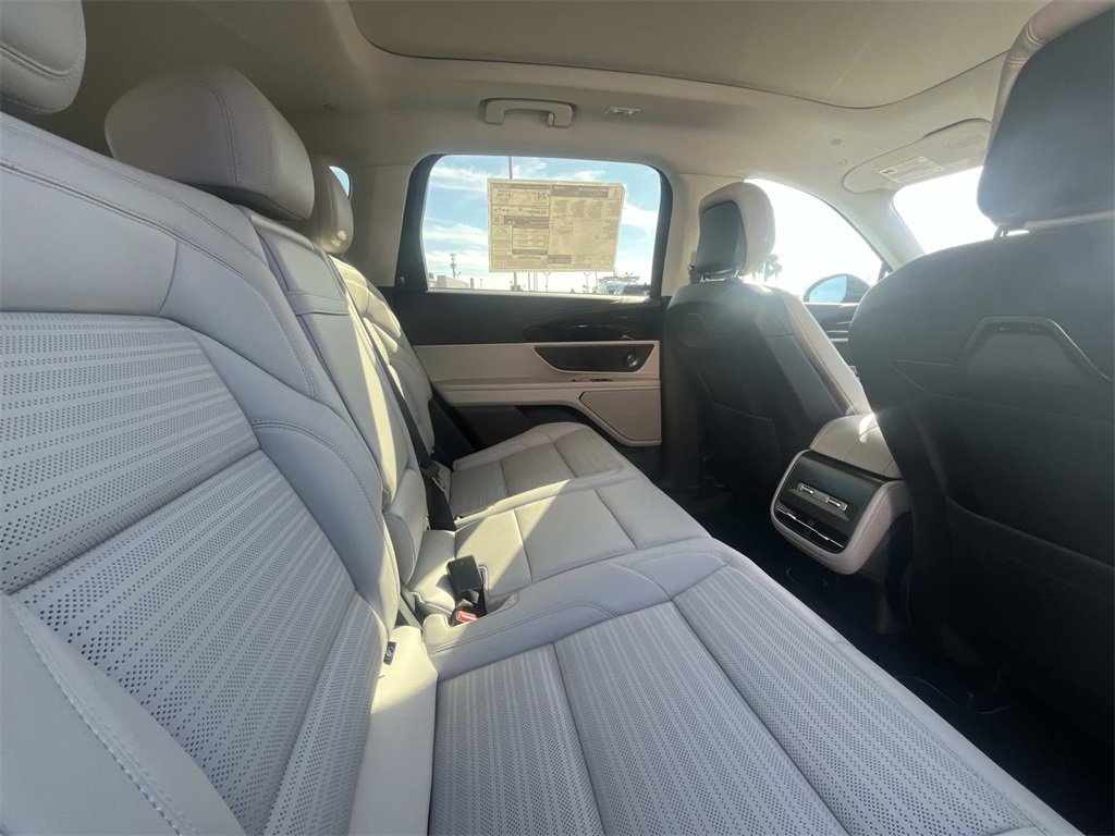 New 2026 Lincoln Nautilus Reserve image 15