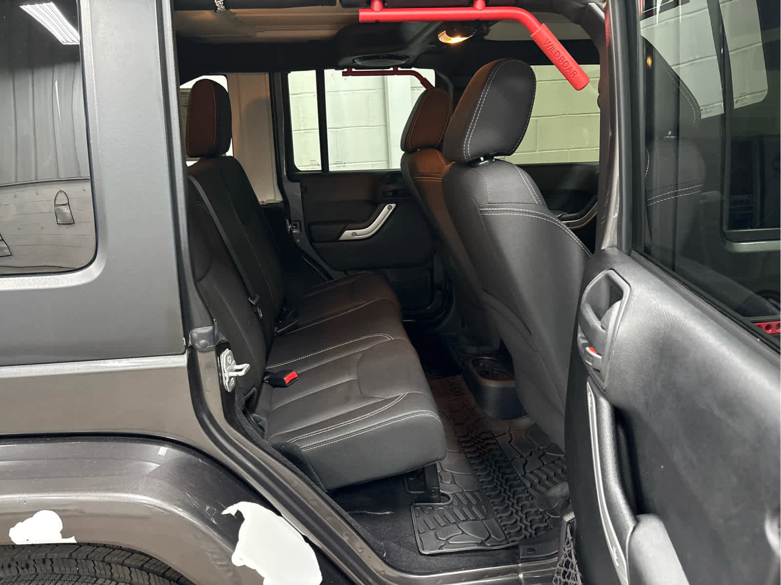 Used 2014 Jeep Wrangler Unlimited Sahara w/ Connectivity Group image 21