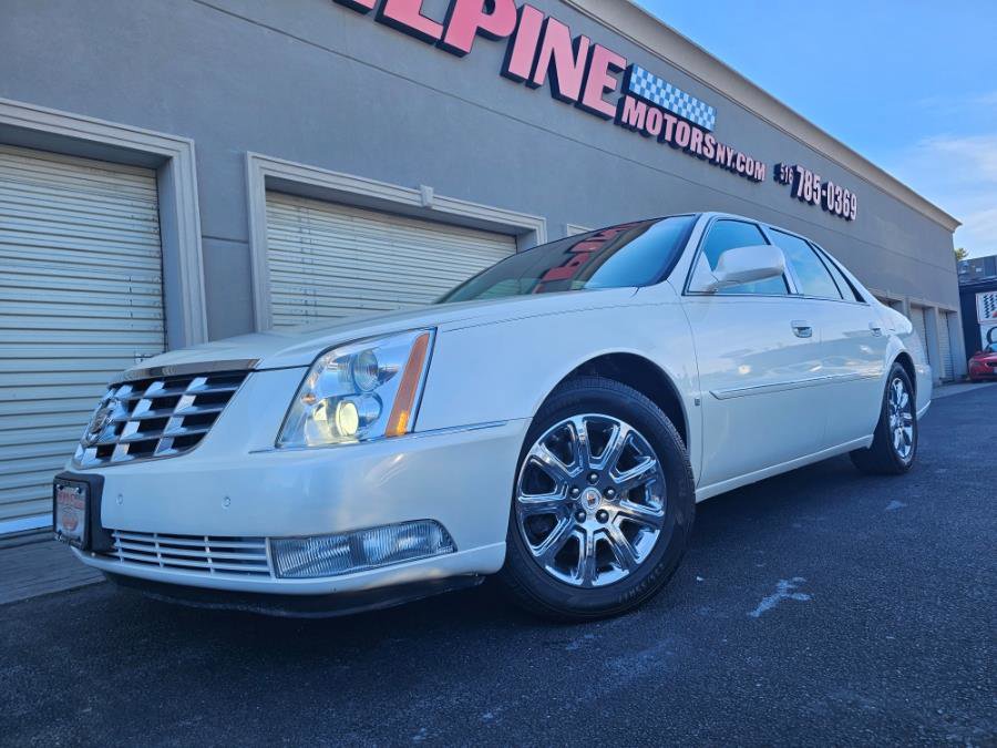 Used 2008 Cadillac DTS w/ Sun And Navigation Package FWD image 35