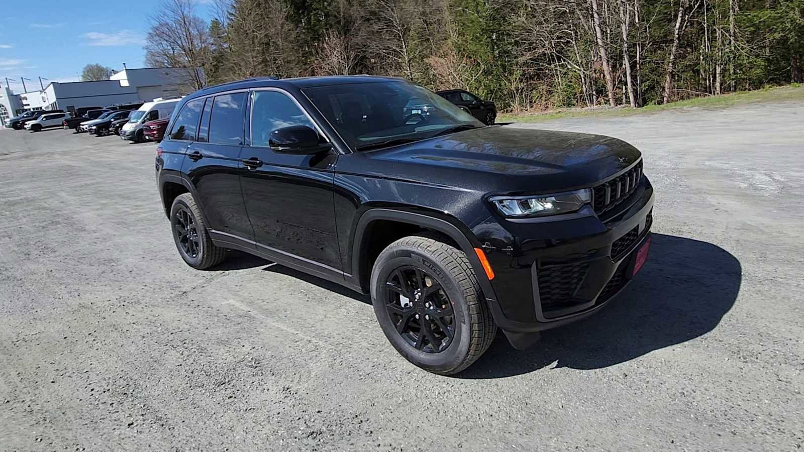 New 2026 Jeep Grand Cherokee Altitude AWD/4WD image 2