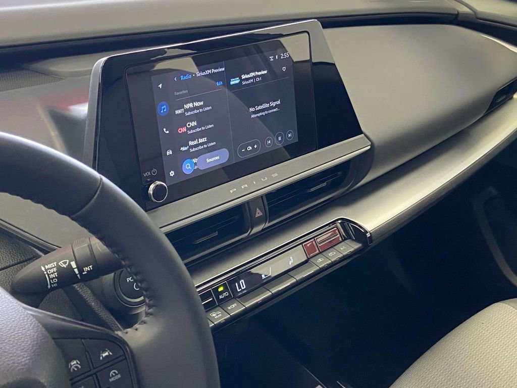 Used 2025 Toyota Prius LE FWD image 21