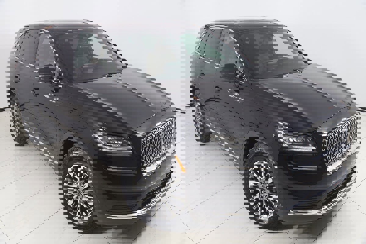 Used 2022 Lincoln Nautilus Reserve AWD/4WD image 19