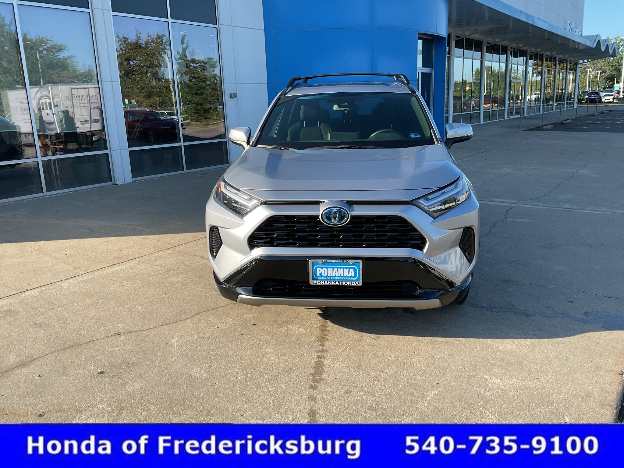 Used 2023 Toyota RAV4 SE w/ Convenience Package AWD/4WD image 9