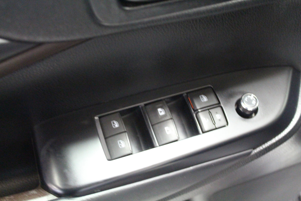 Used 2019 Toyota Highlander LE image 18