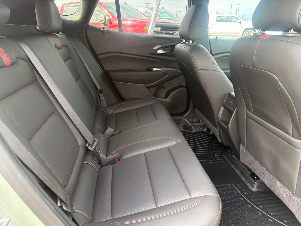Used 2024 Chevrolet Trax RS FWD image 26