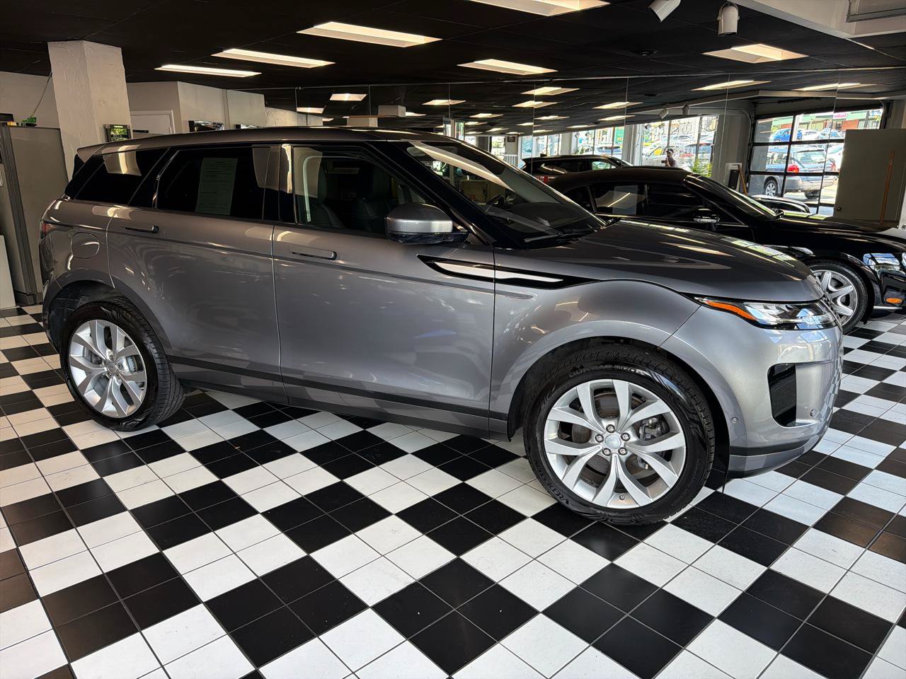 Used 2021 Land Rover Range Rover Evoque S AWD/4WD image 3