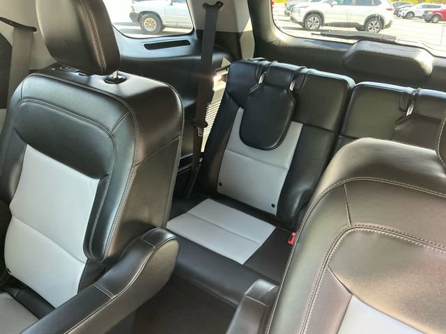 Used 2022 Ford Explorer XLT w/ Equipment Group 202A AWD/4WD image 17